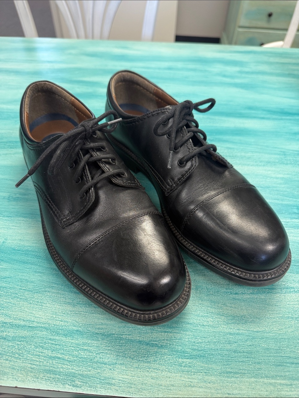 Dockers Black Leather Cap-Toe Oxfords